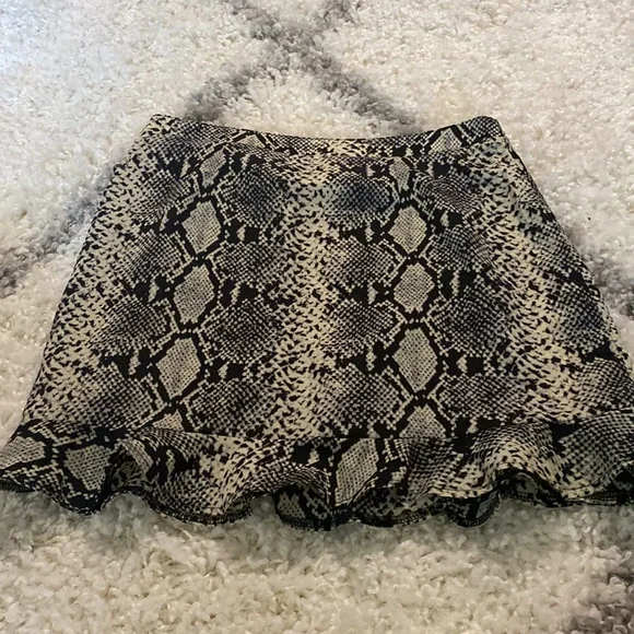 Snake Print Skirt - Picture 4 of 5